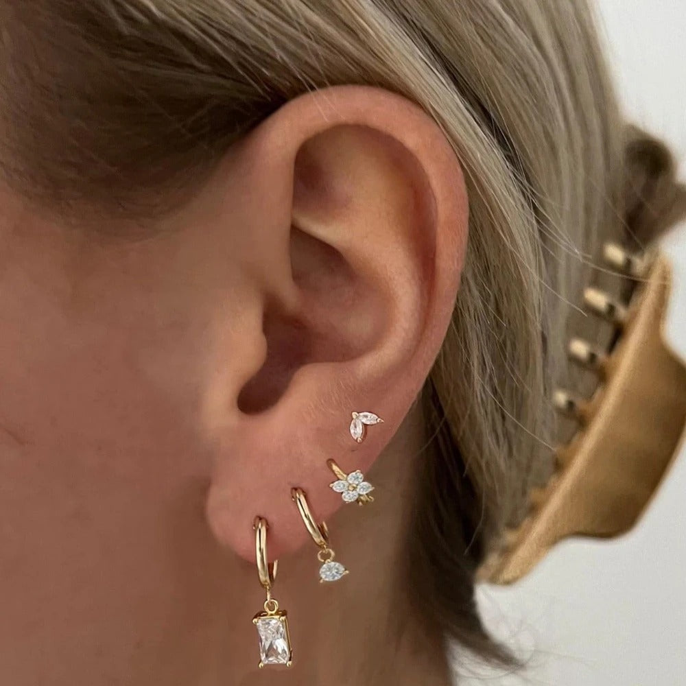 Set de Boucles d’Oreilles Carrées Fleur Dorées