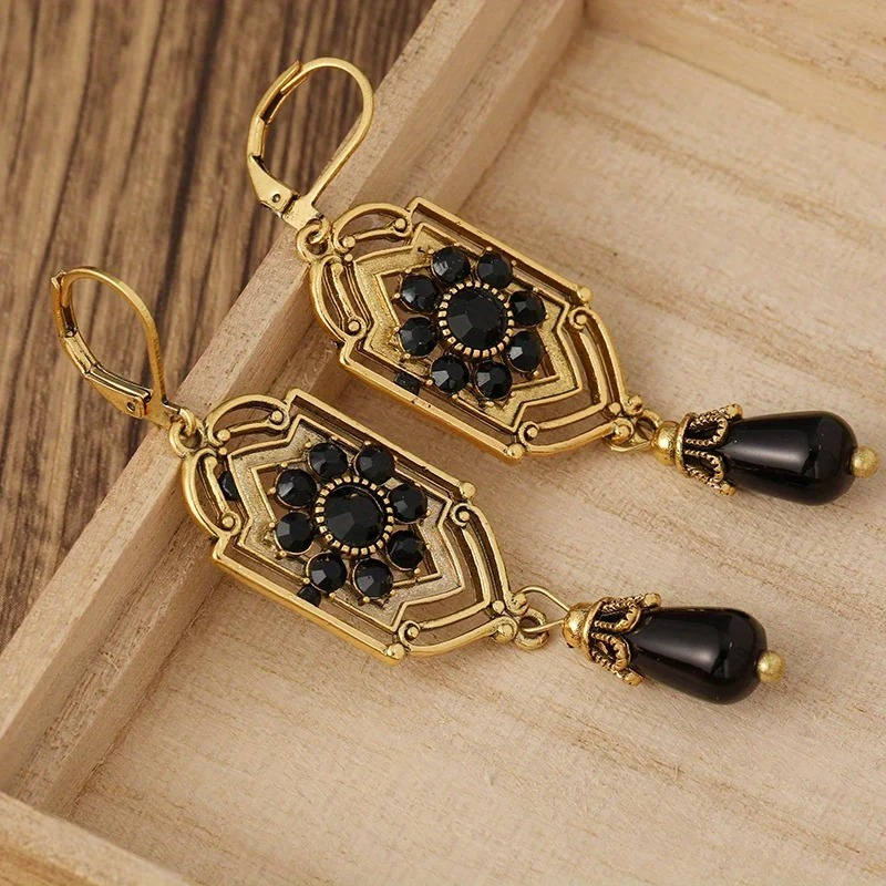 Boucles d'Oreilles Vintage en Cristaux Noirs Suspendus Or