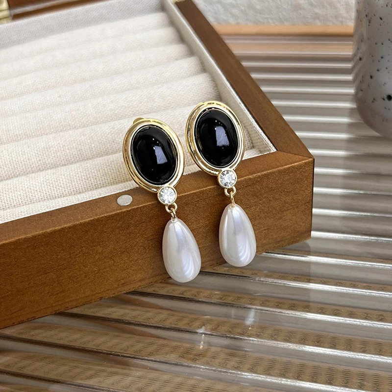 Boucles d'oreilles gouttes pierre naturelle et perle plaqué or