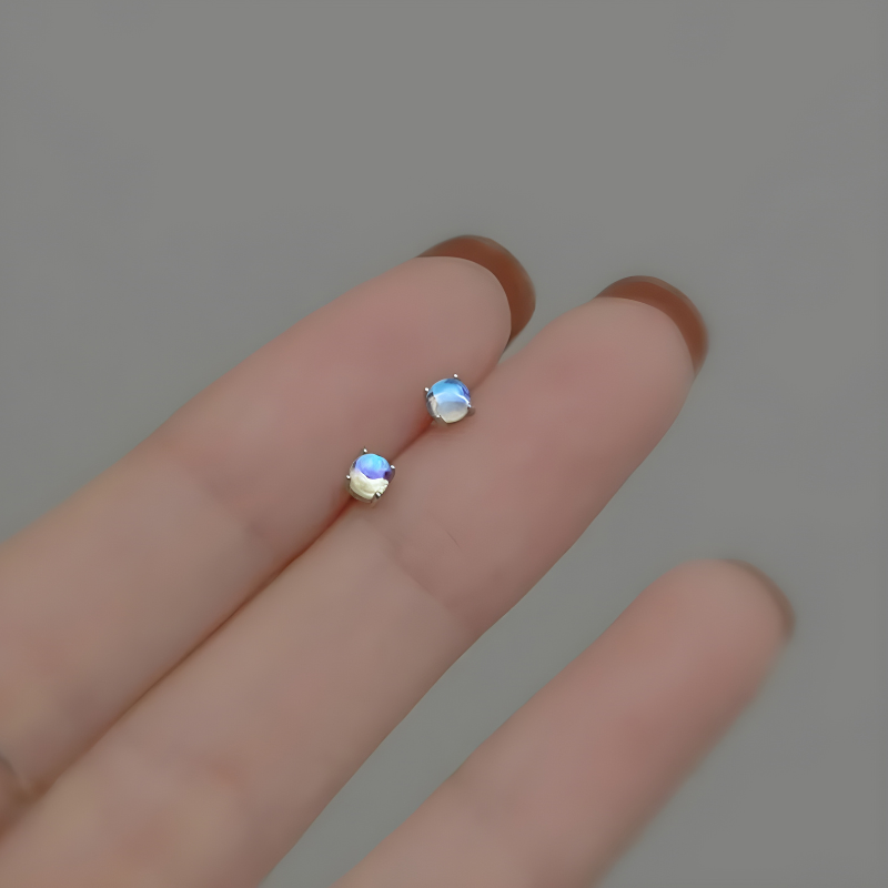 Boucles d'Oreilles Mini Stud en Pierre de Lune Élégantes