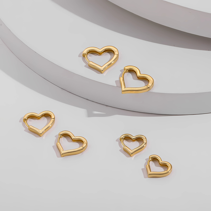 Boucles d'oreilles créoles en forme de cœur élégantes