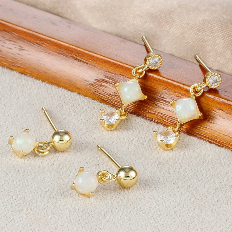 Boucles d'oreilles opales plaqué or