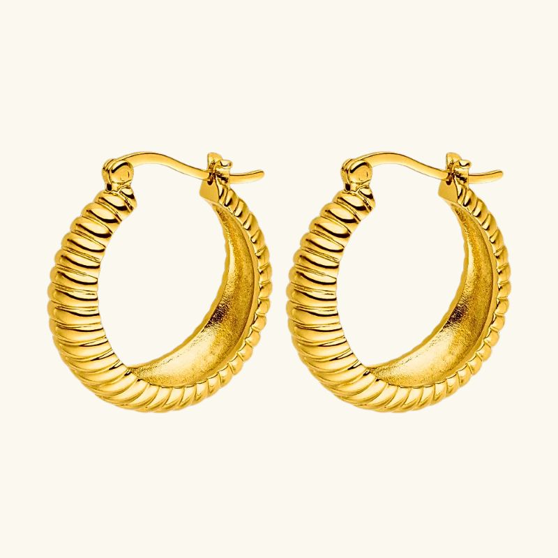 Créoles dorées texturées au style vintage