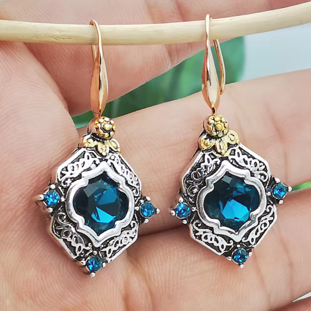 Boucles d'oreilles à Crochet en Plaqué or avec Cristaux Bleus