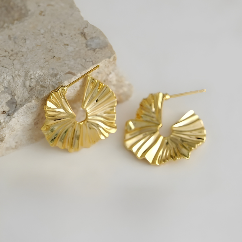 Boucles d'oreilles pétales géométriques plaquées or
