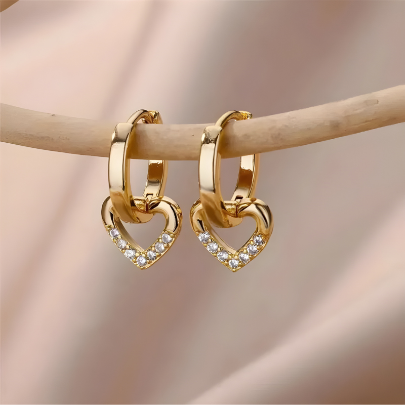 Boucles d'oreilles cœur dorées avec zircon plaqué or