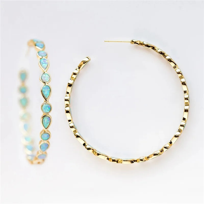 Boucles d'Oreilles Créoles Dorées avec Opale Bleue Vintage