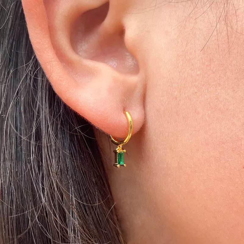 Boucles d'oreilles élégantes en zircone carrée