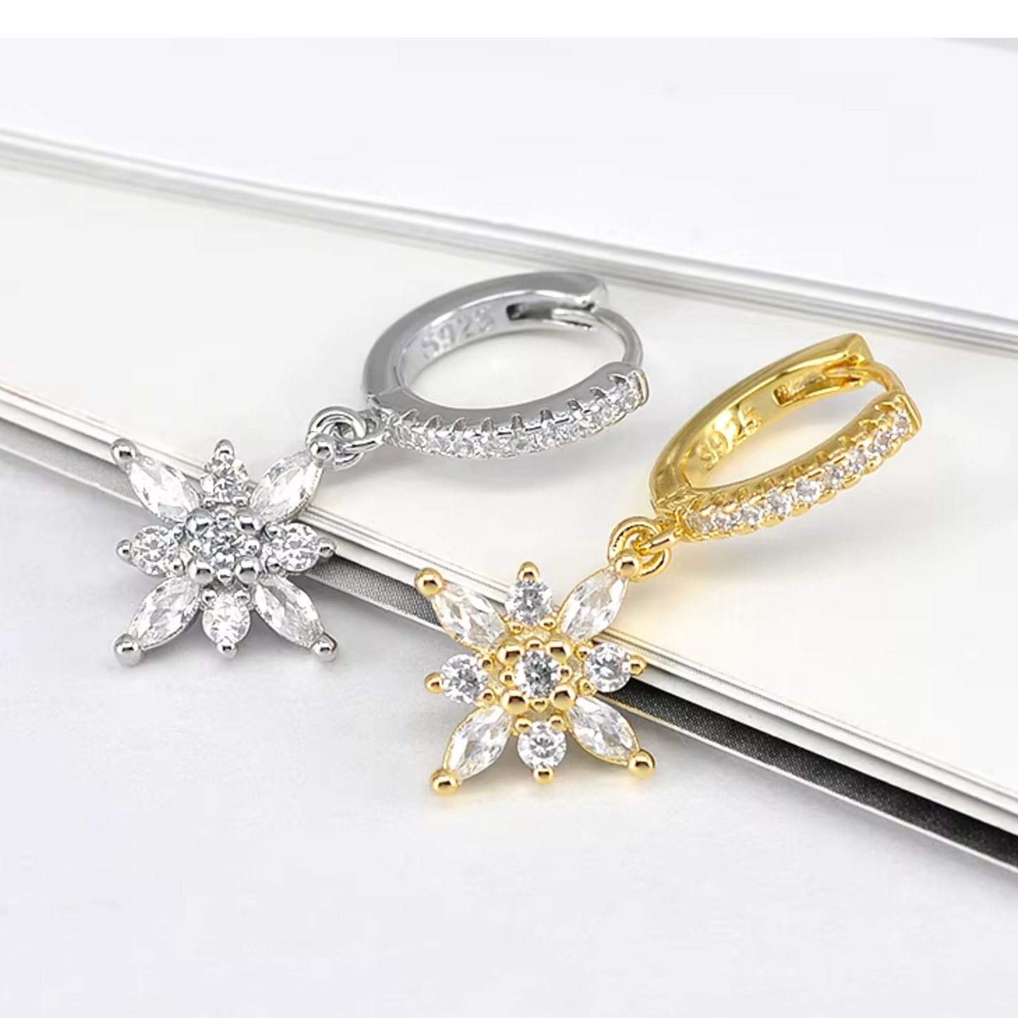 Boucles d'oreilles Fleurs en Cristal