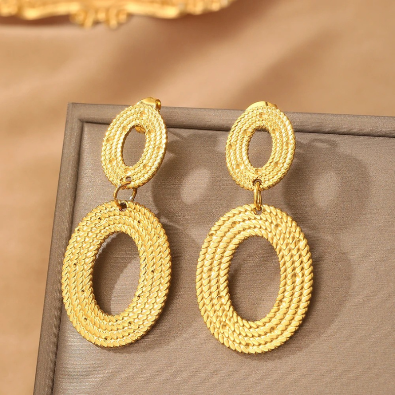 Boucles d'oreilles ovales minimalistes plaqué or 18K