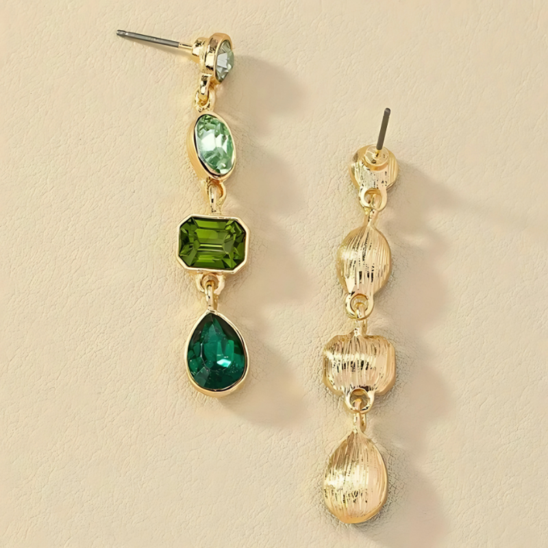 Boucles d'oreilles dorées avec cristaux verts plaqué or