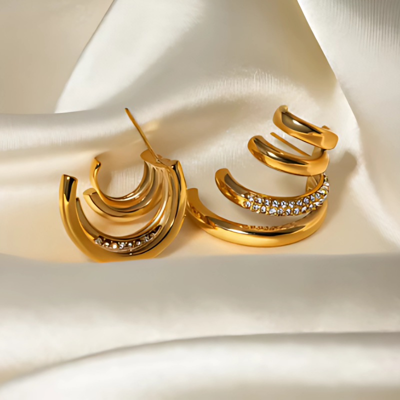 Boucles d'oreilles créoles triple couche zircon plaqué or