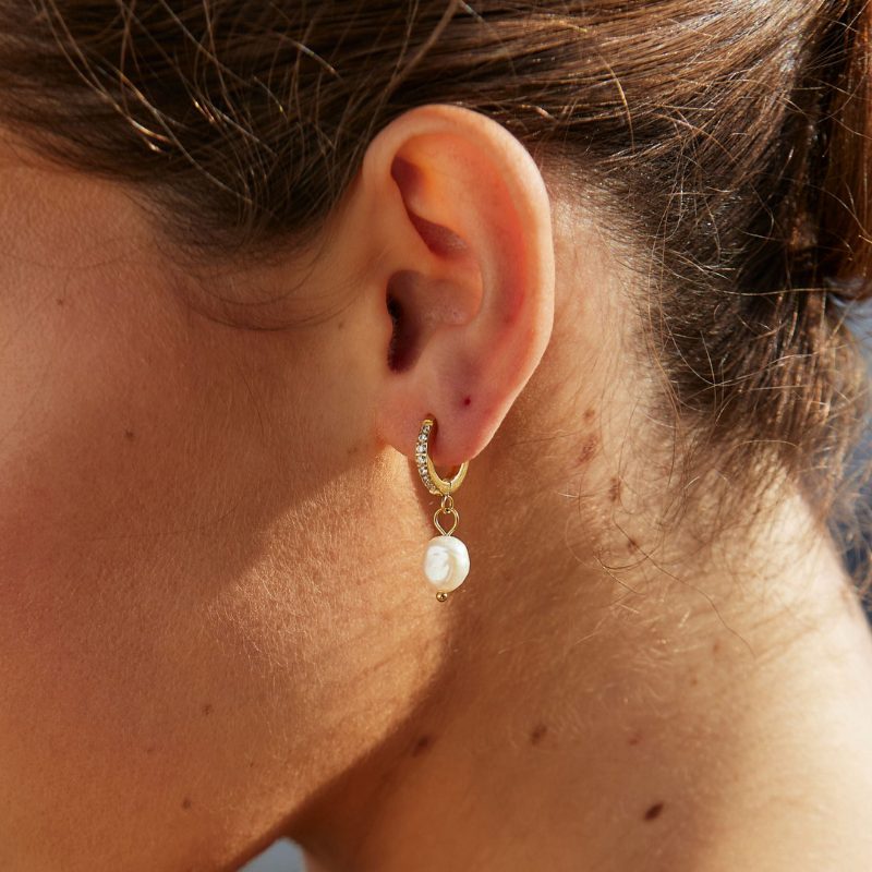 Boucles d'Oreilles en Hoops Élégantes avec Zircon et Perle d'Eau Douce