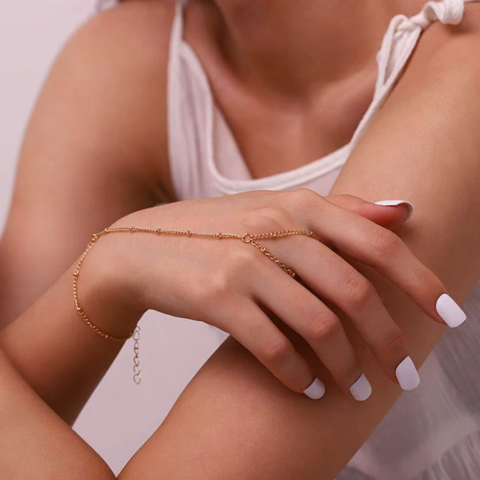 Bracelet chaîne or minimaliste extension doigt – Léo
