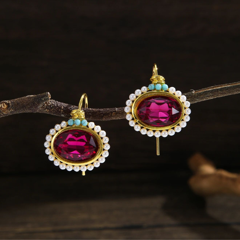 Boucles d'oreilles vintage cristal rouge plaqué or