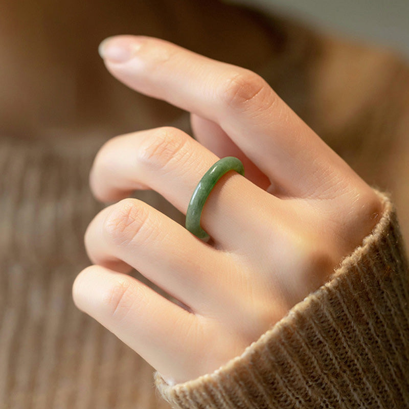 Bague jade naturel lisse vert pâle – Léo