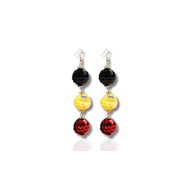 Boucles d'oreilles gouttes trèfle avec accents de pierre plaqué or