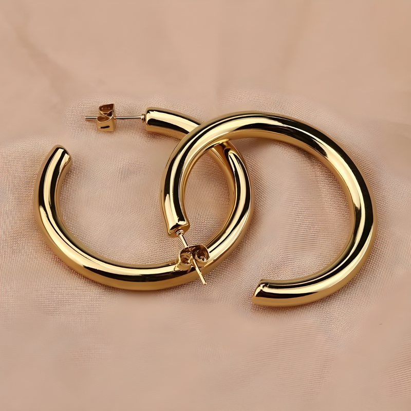 Boucles d'Oreilles Stud Grand C Plaquées Or
