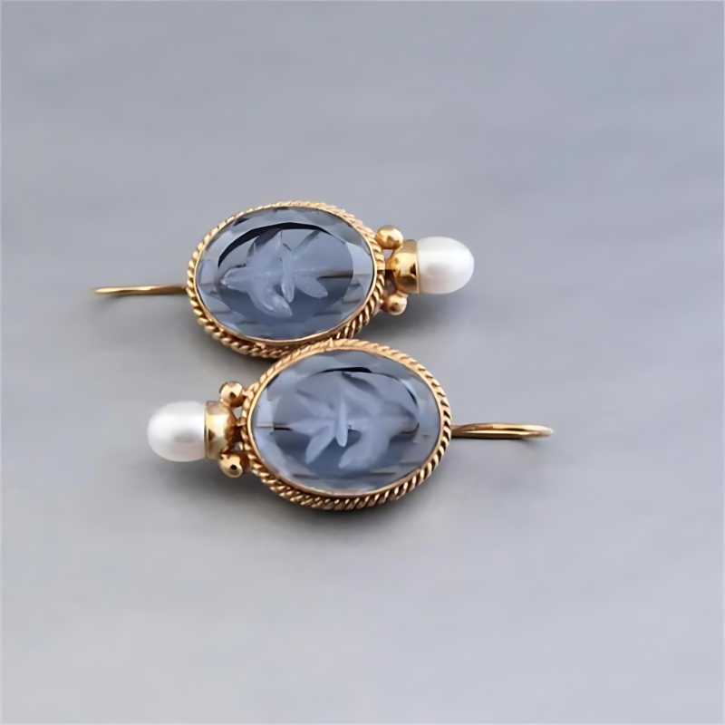 Boucles d'oreilles gouttes vintage Cameo avec perle plaqué or