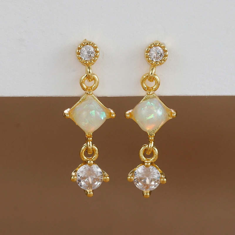 Boucles d'oreilles opales plaqué or