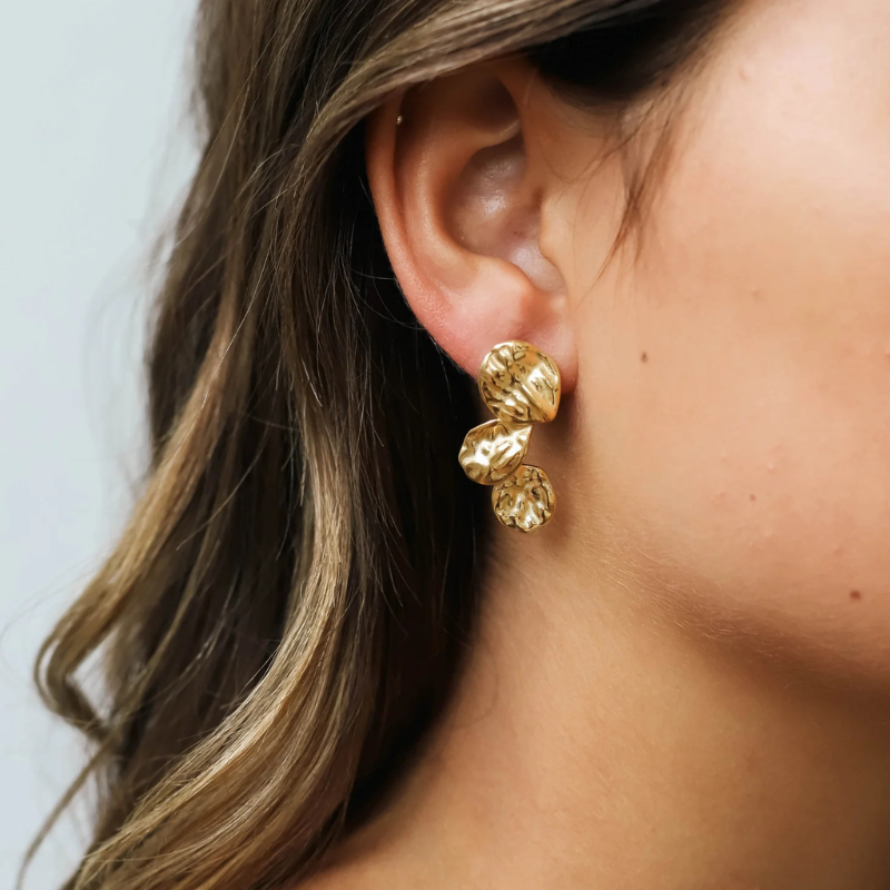 Boucles d'oreilles triple pétale plaquées or