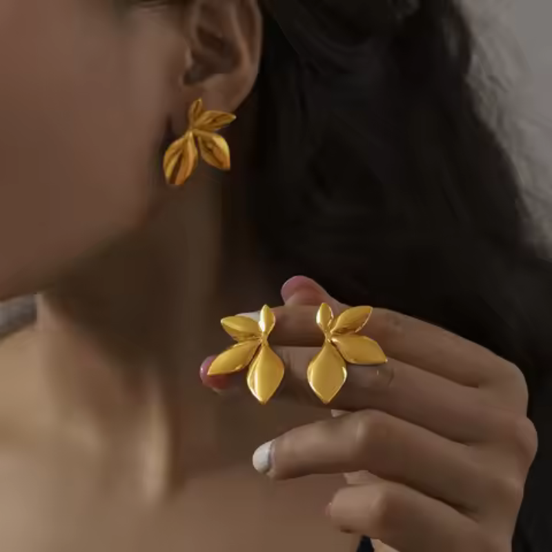 Boucles d'oreilles feuilles dorées plaqué or