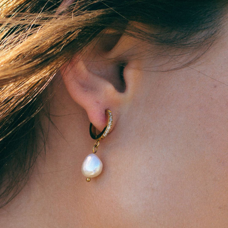 Boucles d'Oreilles en Hoops Élégantes avec Zircon et Perle d'Eau Douce