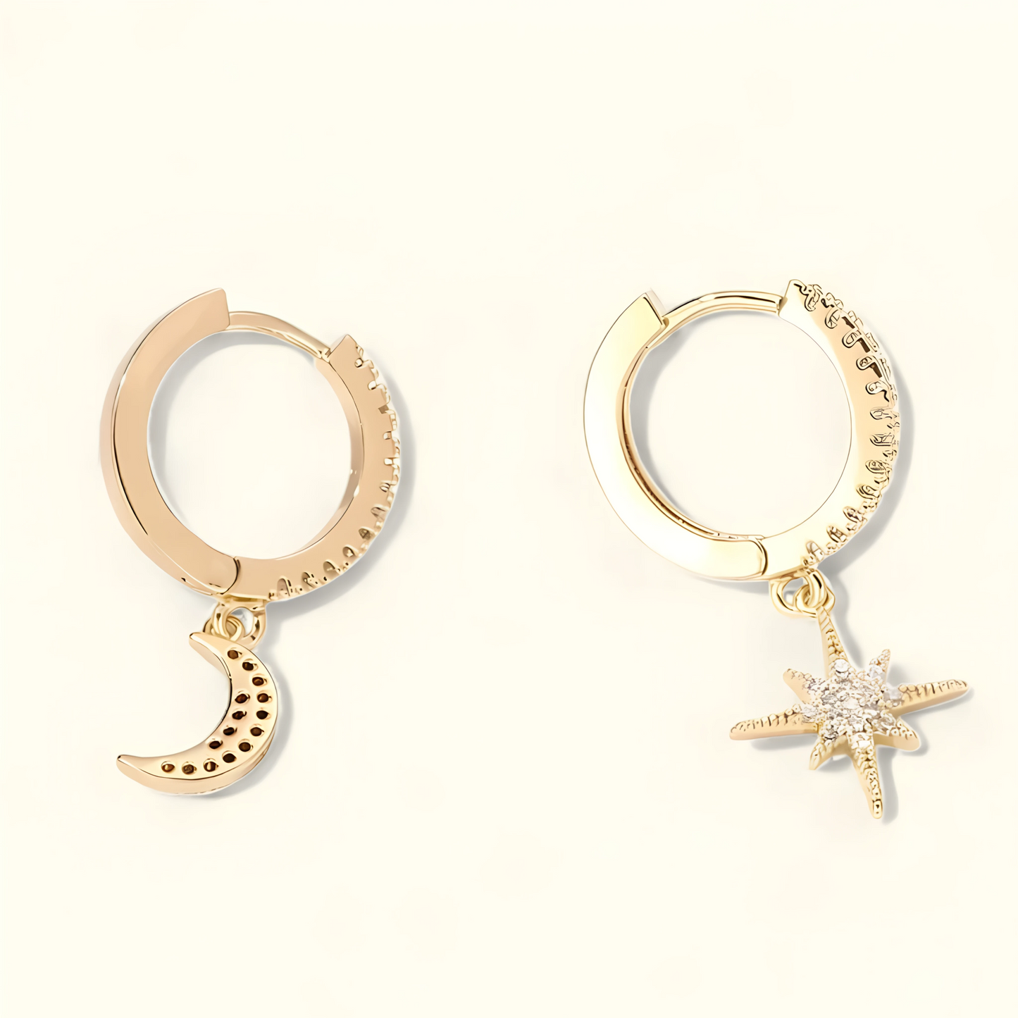 Boucles d'Oreilles en Hoops avec Étoile et Lune en Zircon