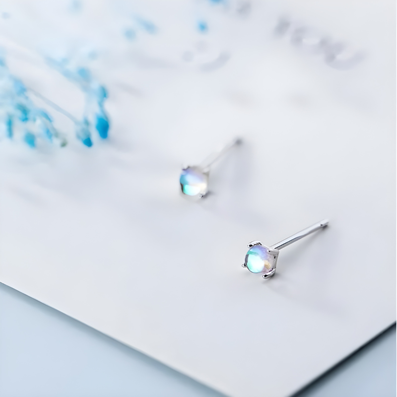 Boucles d'Oreilles Mini Stud en Pierre de Lune Élégantes