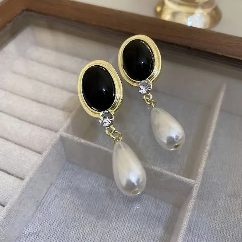 Boucles d'oreilles gouttes pierre naturelle et perle plaqué or