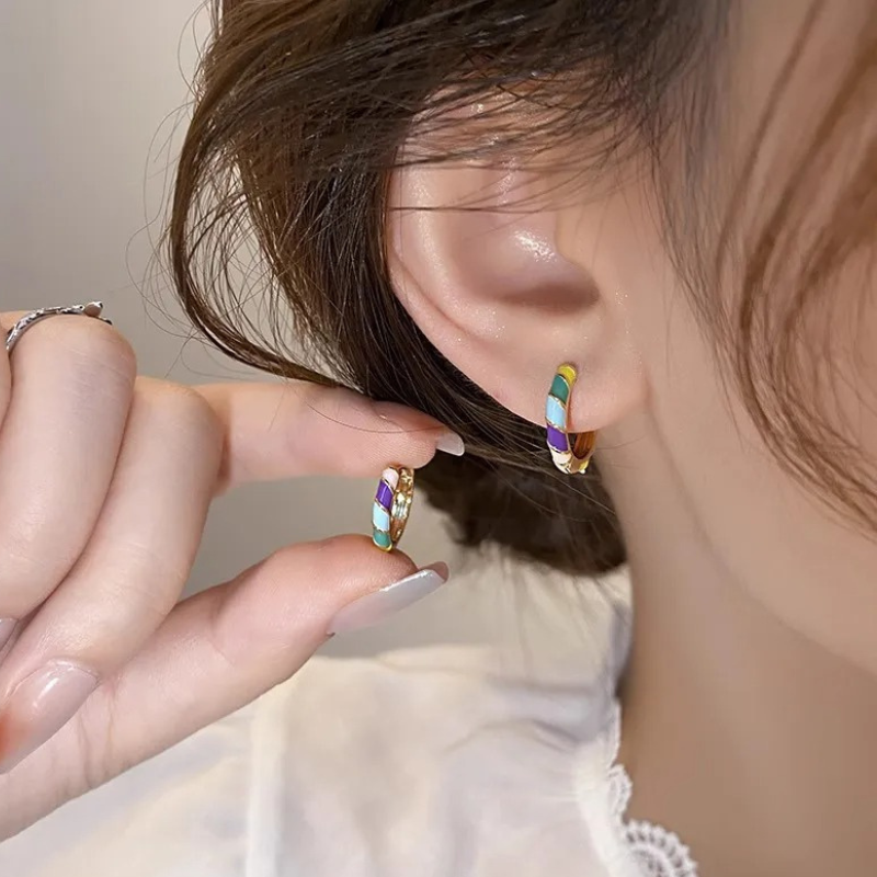 Boucles d'Oreilles en Hoops avec Cercle Coloré et Émail Glacé