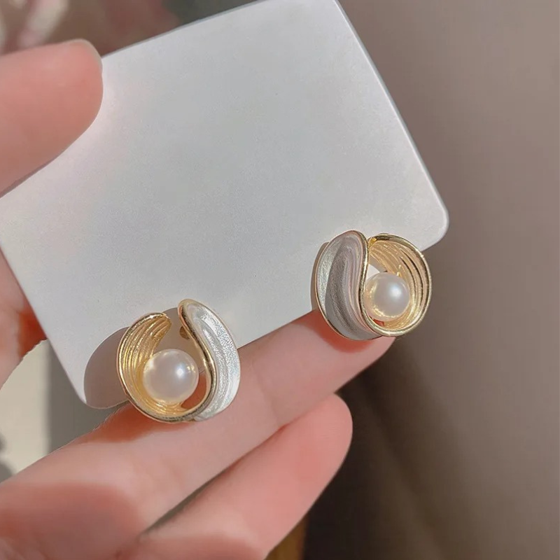 Boucles d'Oreilles Stud Perle de Moule Irrégulière
