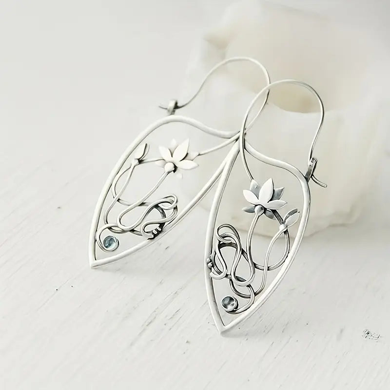 Boucles d'Oreilles Pendantes en Argenté Lotus Creux Vintage