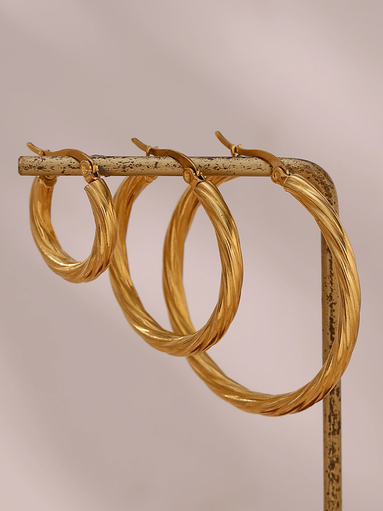 Créoles torsadées or 40 mm – Lila