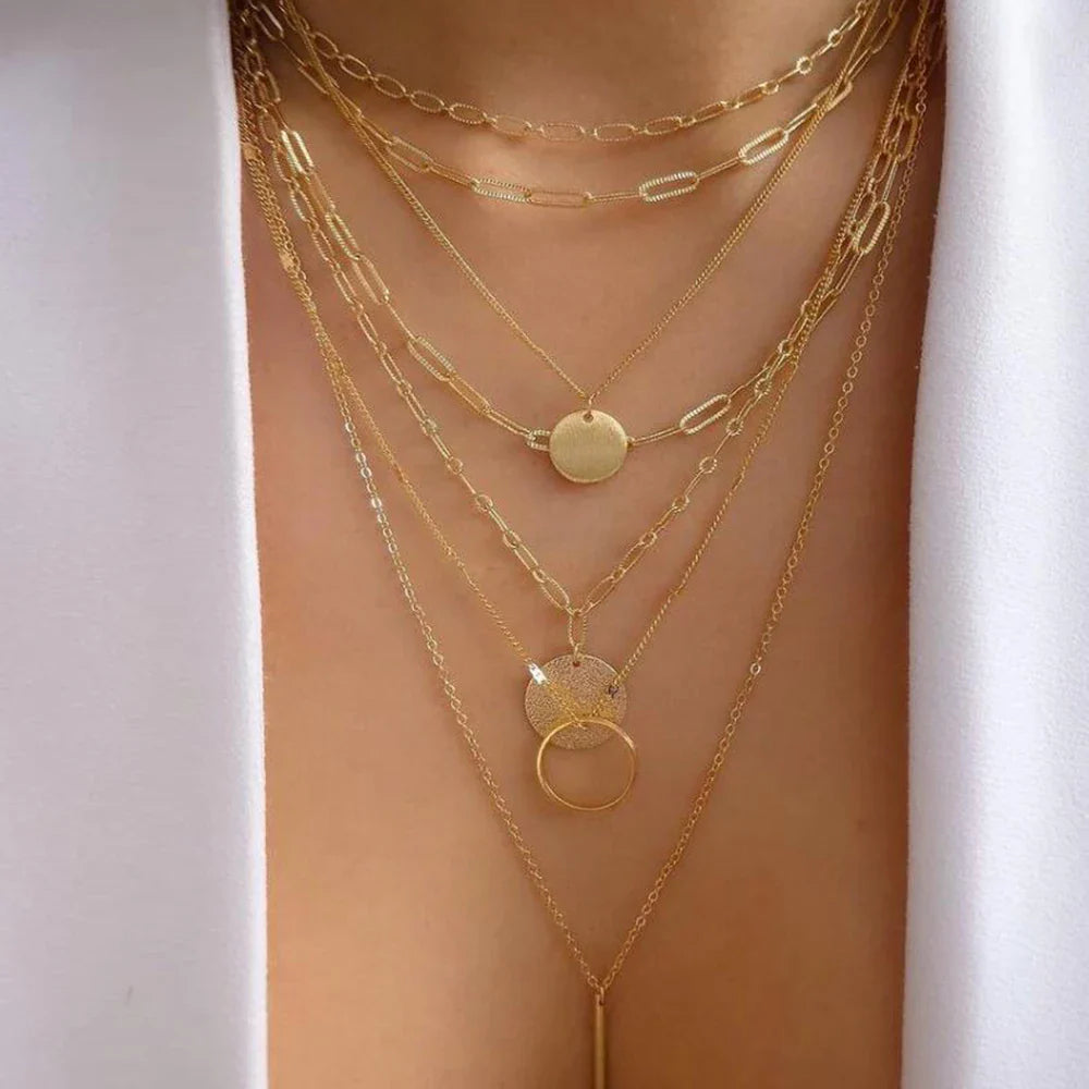 Collier multi-chaînes or perle baroque cristaux – Lila
