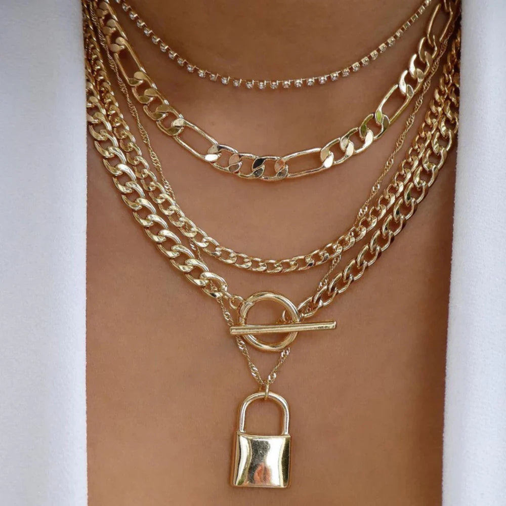 Collier multi-chaînes or perle baroque cristaux – Lila