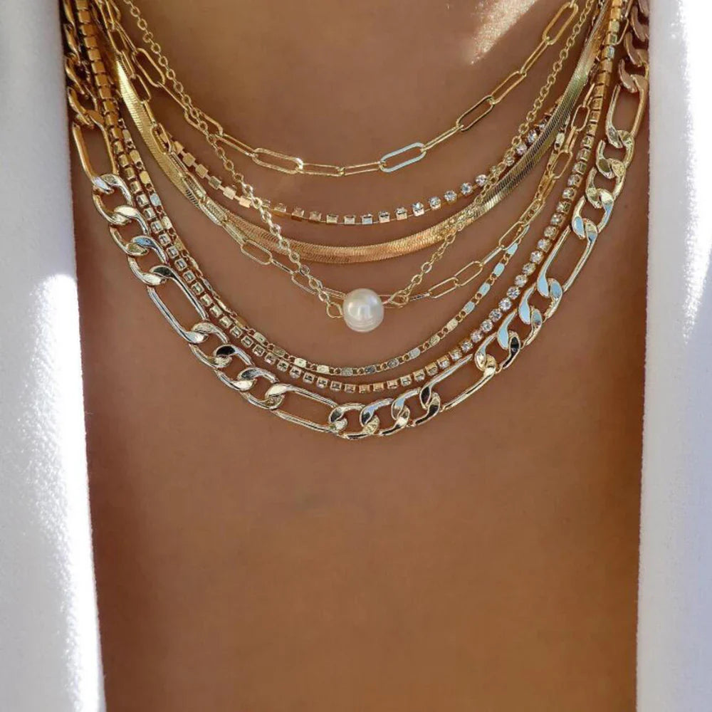 Collier multi-chaînes or perle baroque cristaux – Lila
