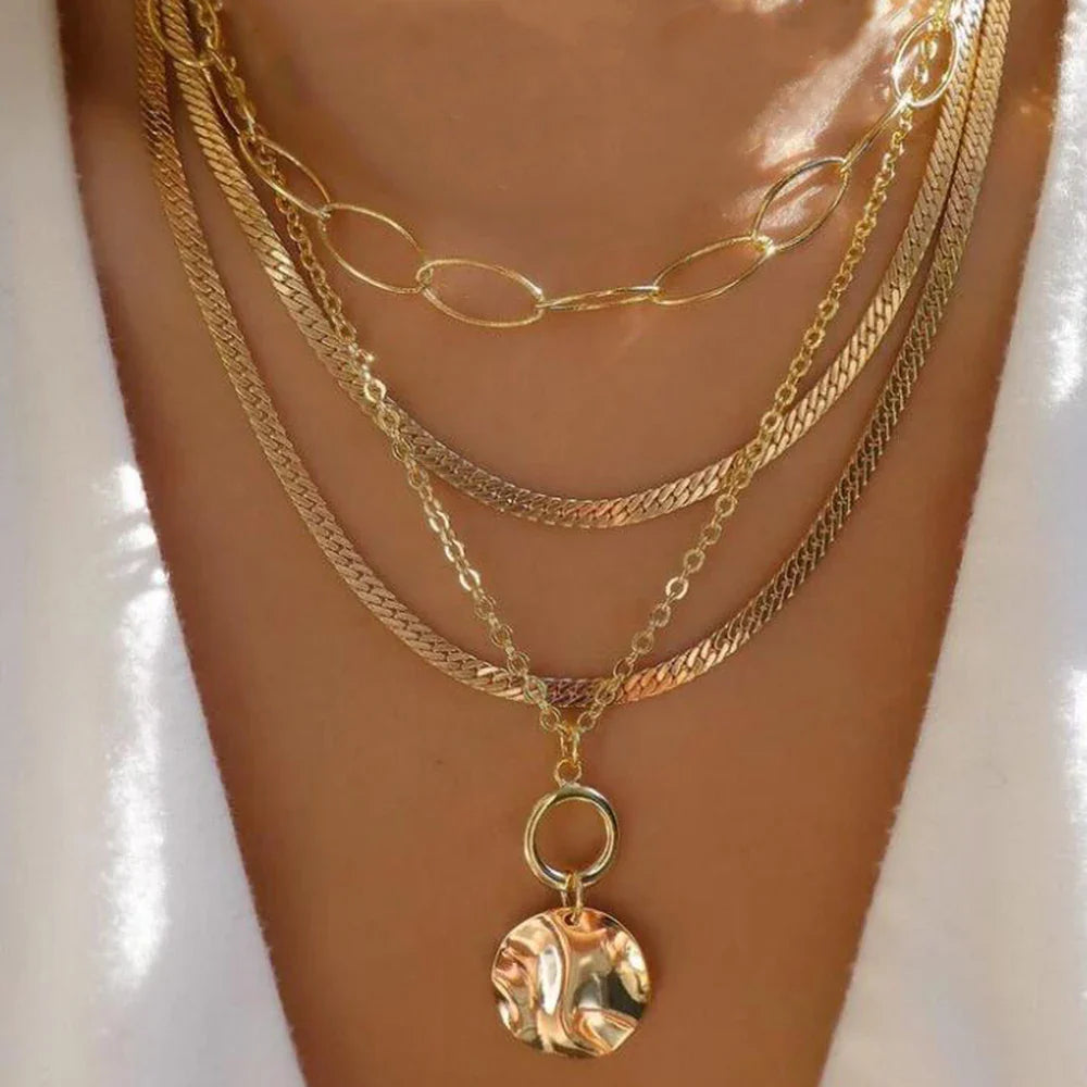 Collier multi-chaînes or perle baroque cristaux – Lila