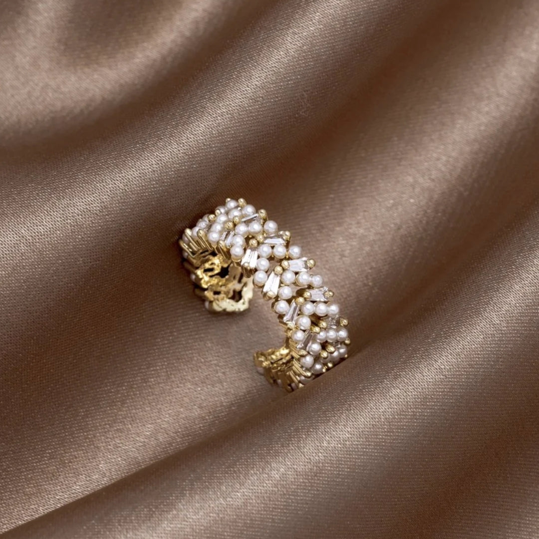 Bague fine or perles blanches – Lila