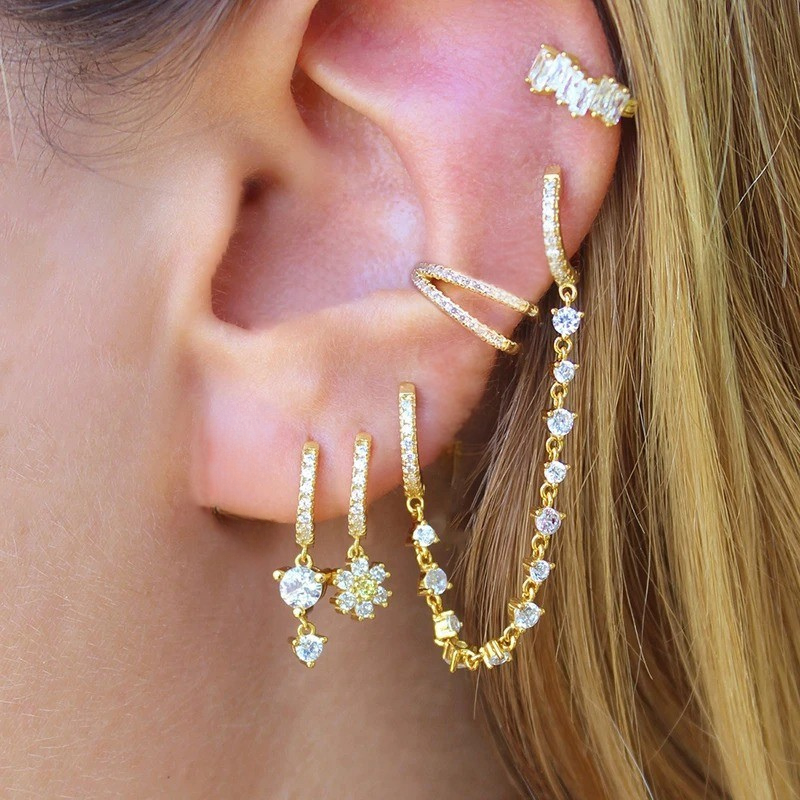Set de boucles d'oreilles en or plaqué avec zirconia étincelant