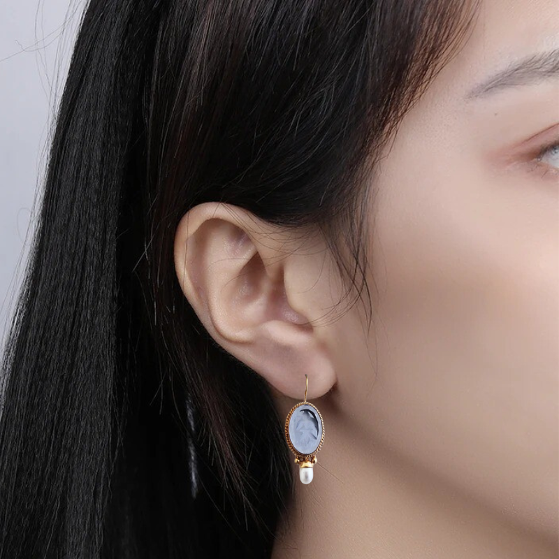 Boucles d'oreilles gouttes vintage Cameo avec perle plaqué or