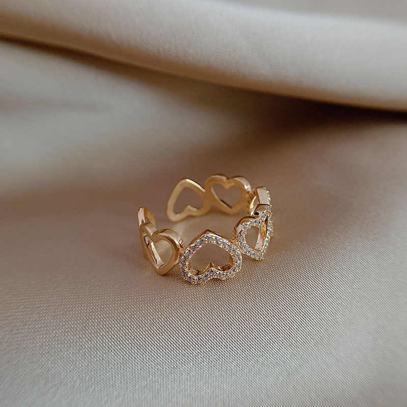 Bague fine or perles blanches – Lila