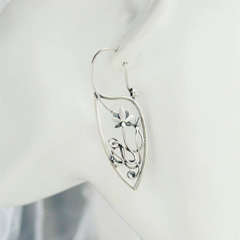 Boucles d’oreilles pendantes feuille argent pierres noires – Lila