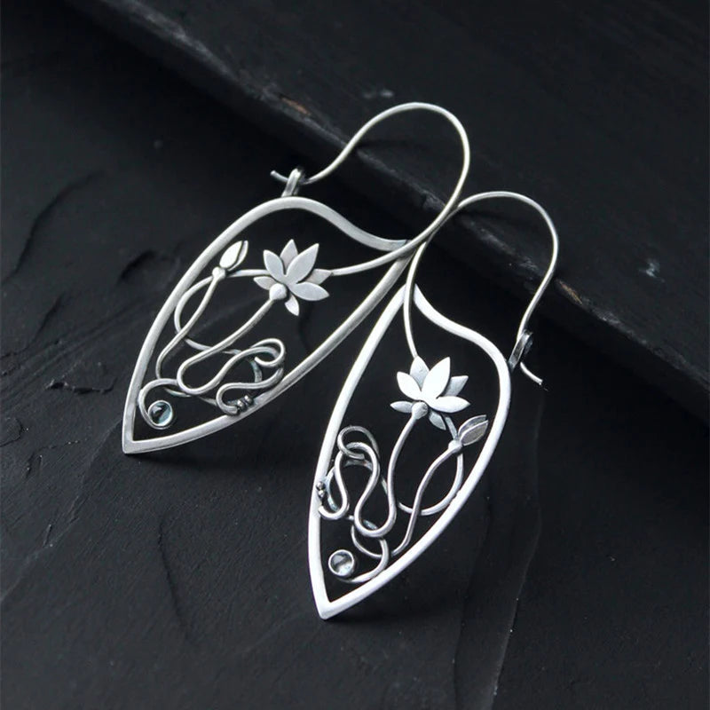 Boucles d’oreilles pendantes feuille argent pierres noires – Lila