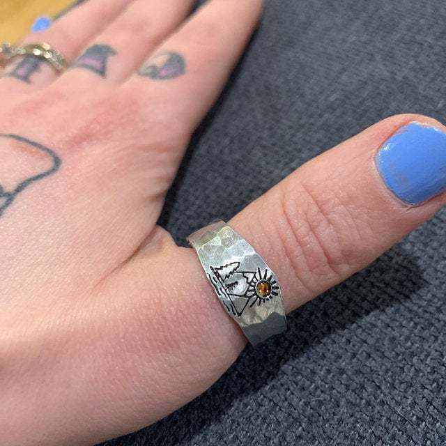 Bague argent motif montagne soleil pierre jaune – Léo