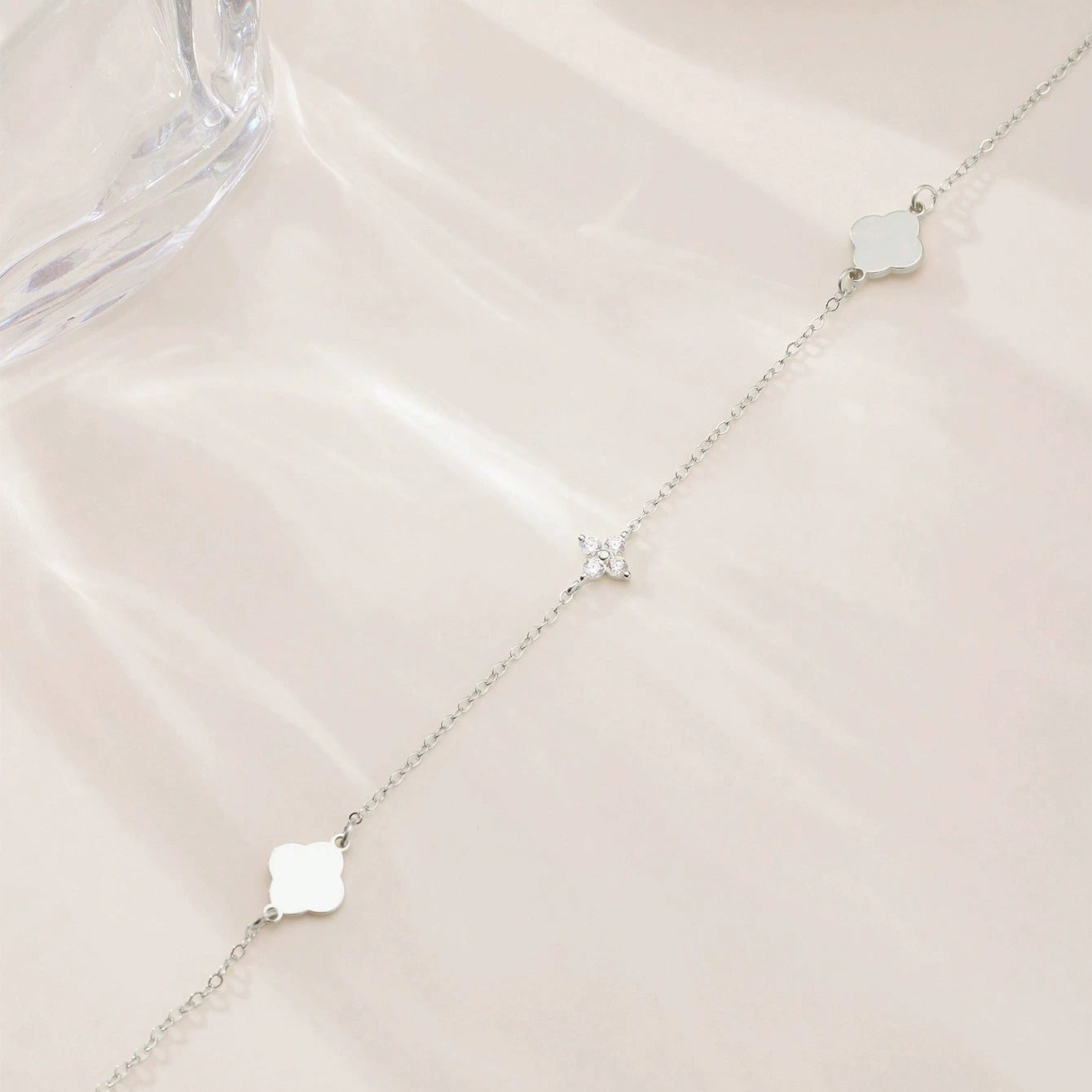 Collier pendentifs trèfle cristaux or – Inès