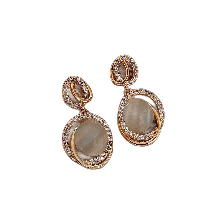 Boucles d’oreilles pendantes cercle or zircons – Lise