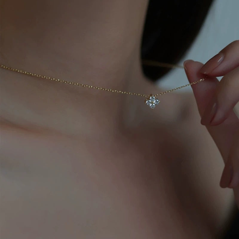 Collier pendentif fleur cristal Or – Léa