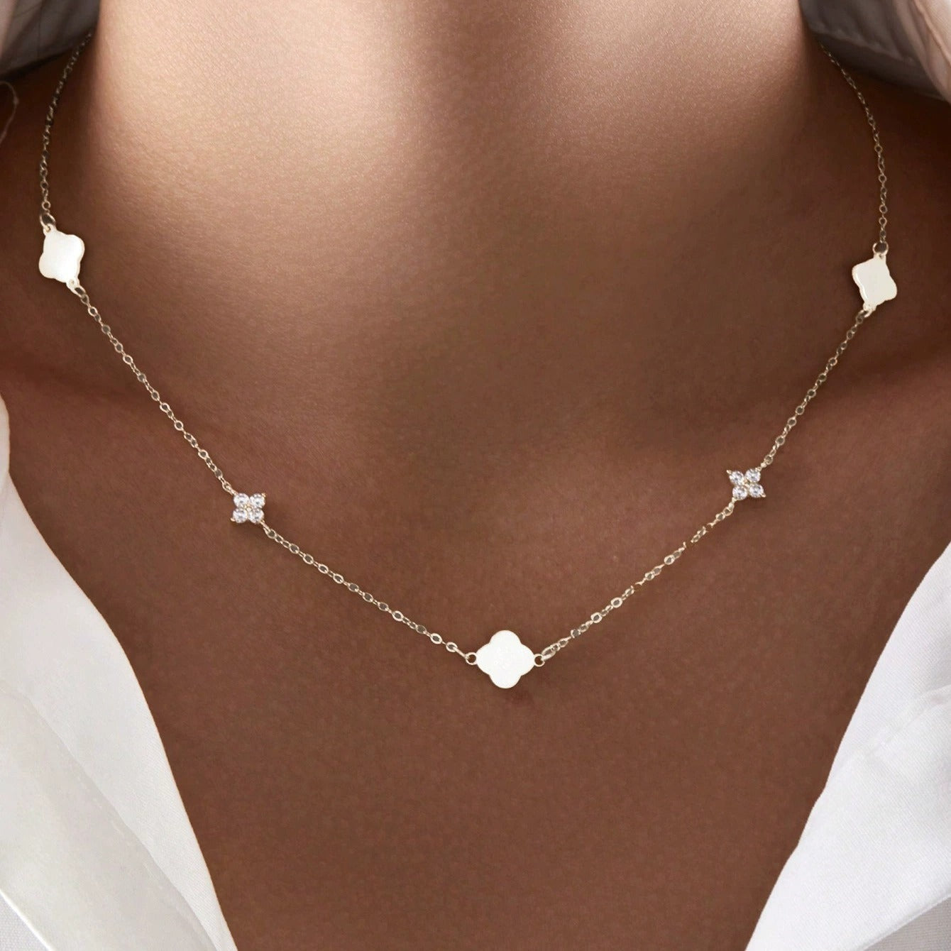 Collier pendentifs trèfle cristaux or – Inès