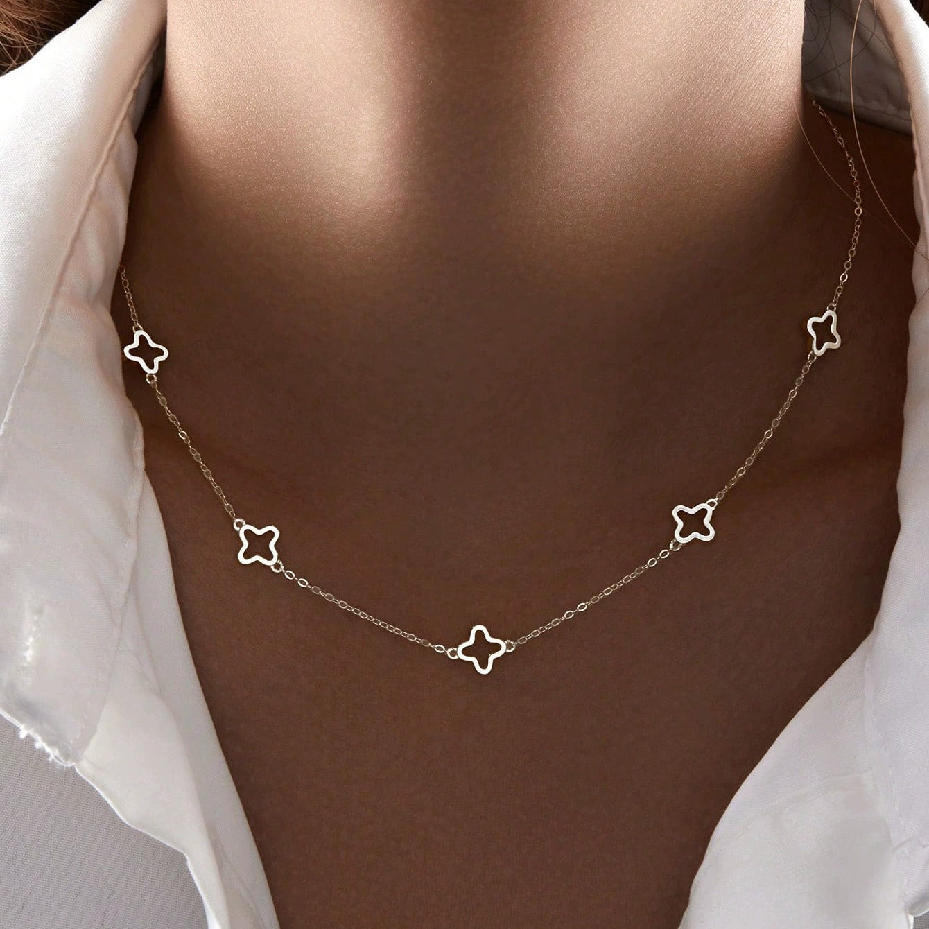 Collier chaîne fine trèfles plaqué or – Inès